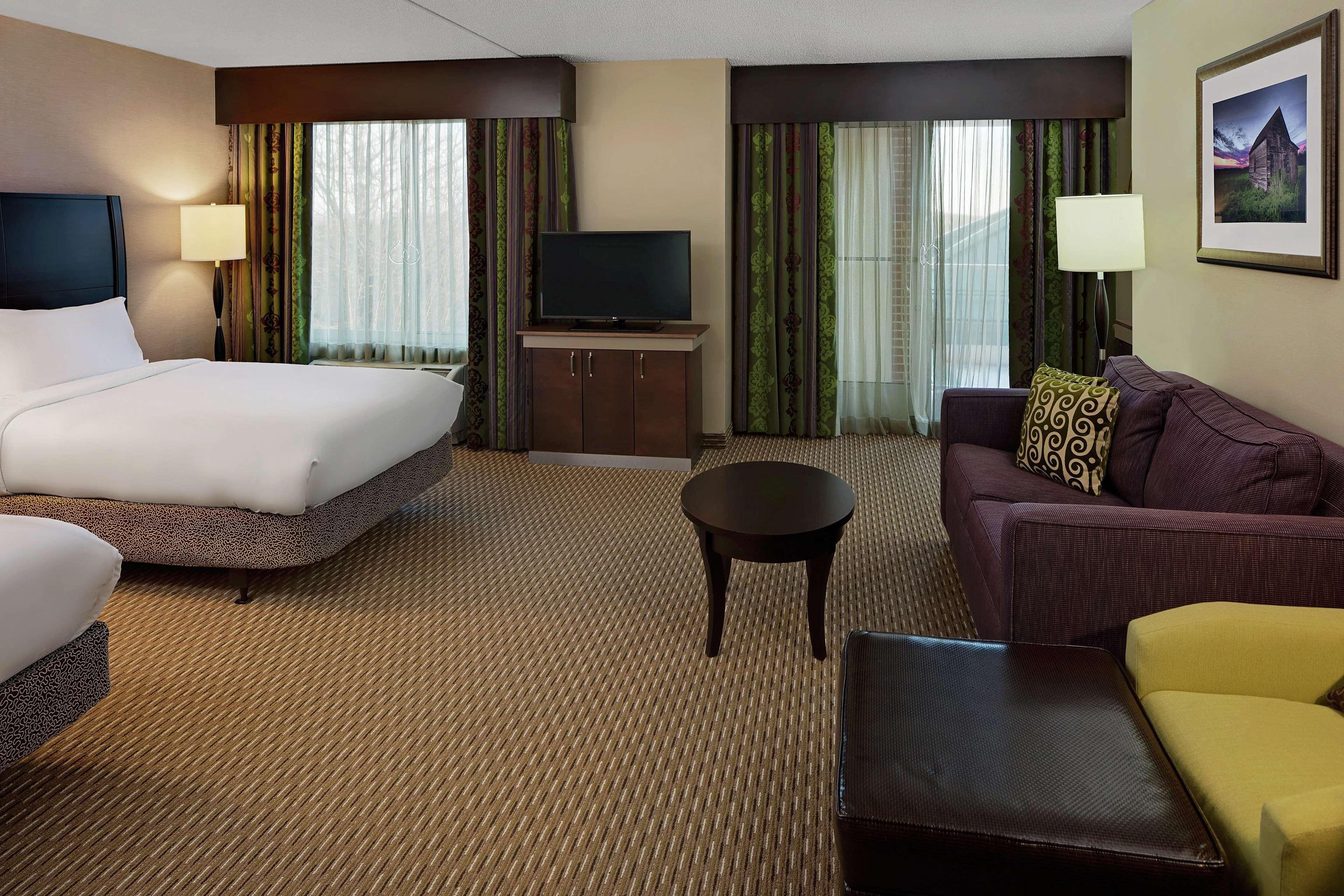 Hilton Garden Inn Hartford North-Bradley International Airport Windsor Exterior photo
